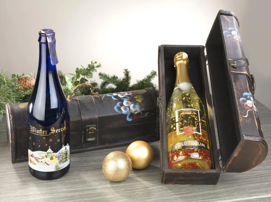 Wooden gift box with handle and 1 bottle of Winter Secco, 750 ml