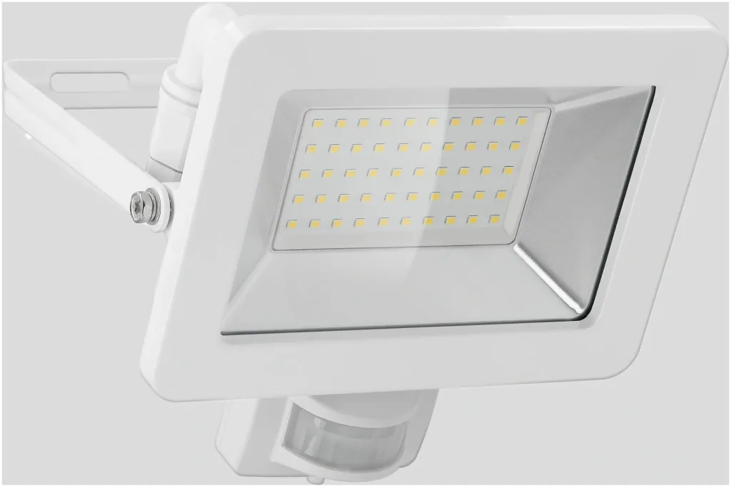 LED outdoor spotlight with motion detector white, 50 watts - 4250 lumens