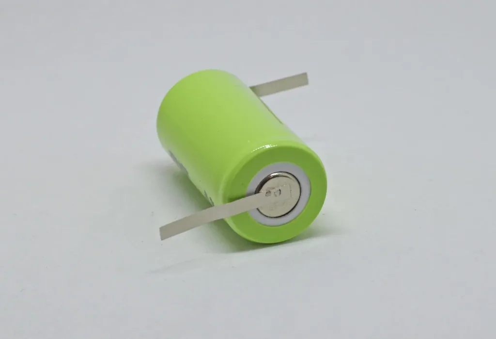 NiMH battery SUB-C with 2000mAh and Z-soldering lug in plastic casing