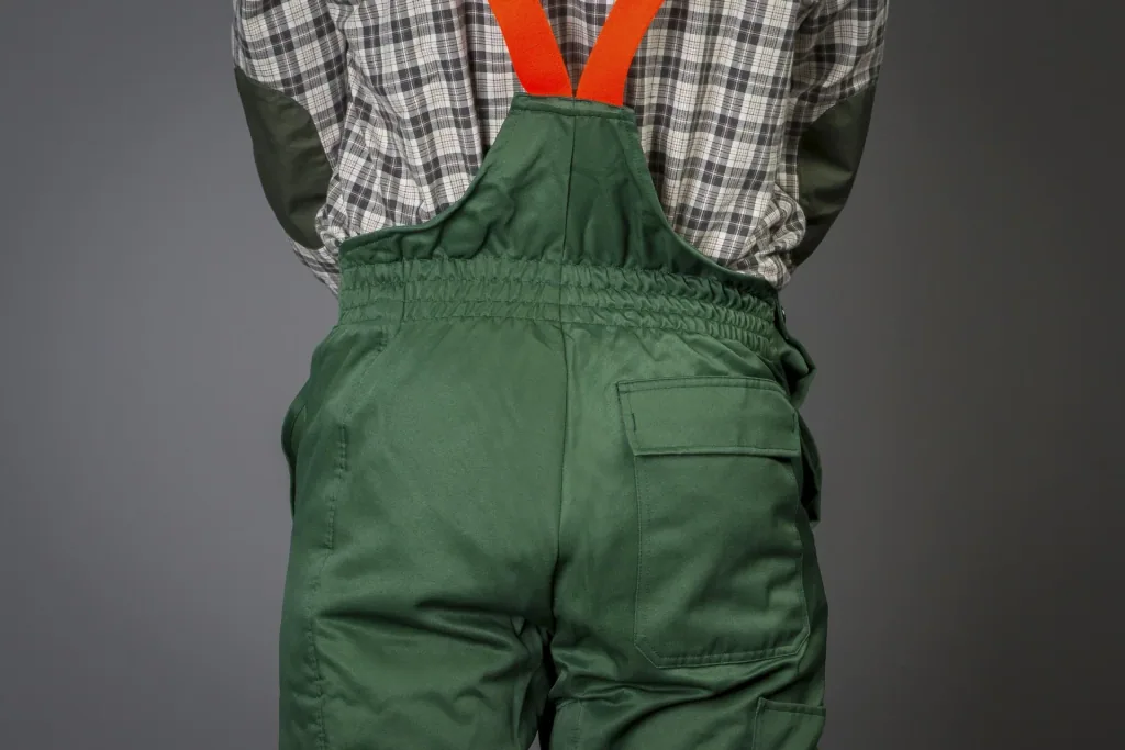 Cut protection safety starter set: trousers size 52, helmet, gloves
