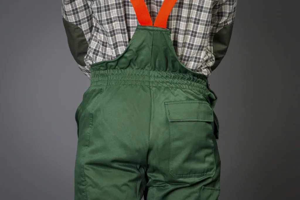 Cut protection safety starter set: trousers size 60, helmet, gloves