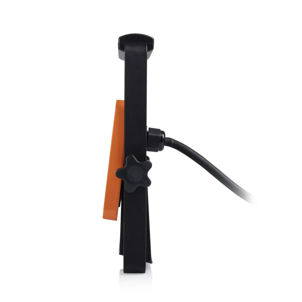 LED work light with bracket, 1000 lumens, IP65