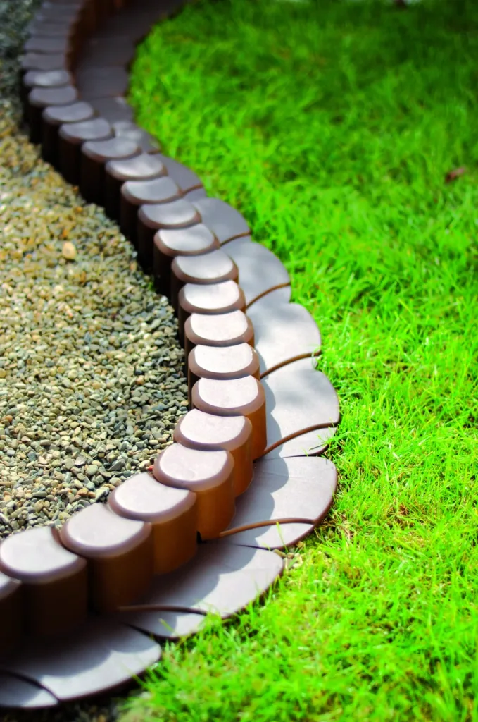 HAPPY GRASS flowerbed edging, brown - 16 pieces - 2.05 m
