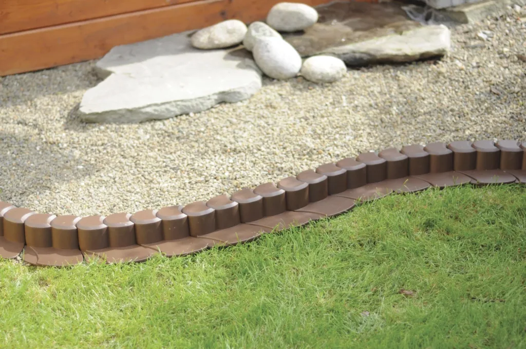 HAPPY GRASS flowerbed edging, brown - 16 pieces - 2.05 m