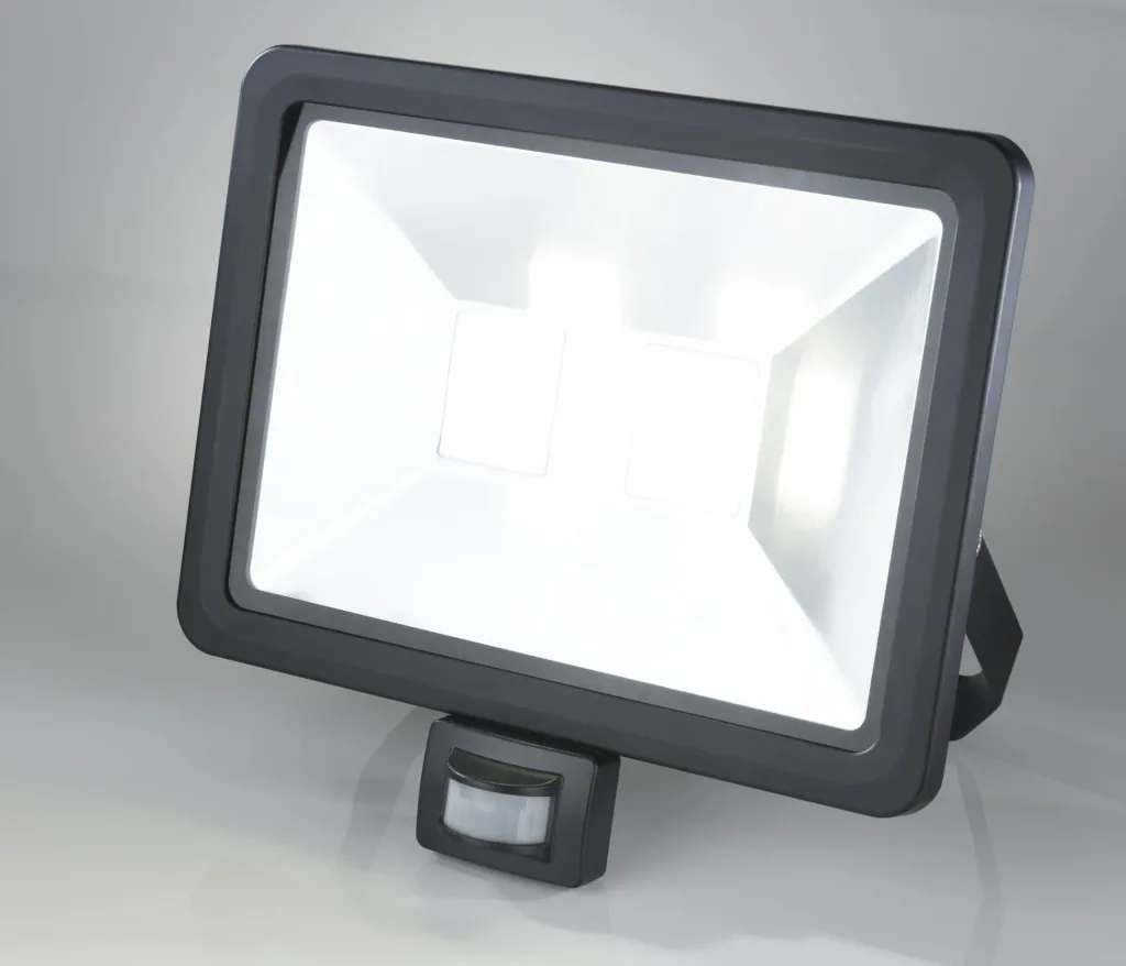 LED floodlight with motion detector, 100 watts, 8000 lumens, IP44