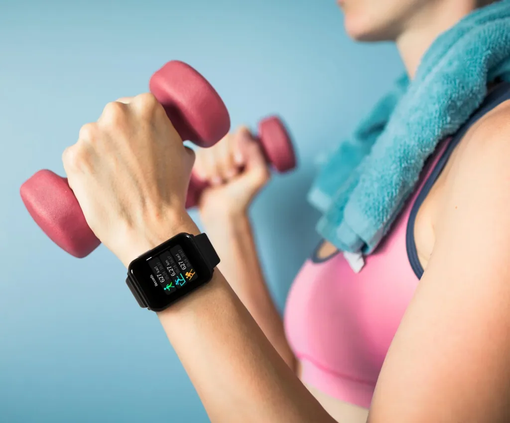 Smartwatch with monitoring of body temperature, heart rate and sleep activity