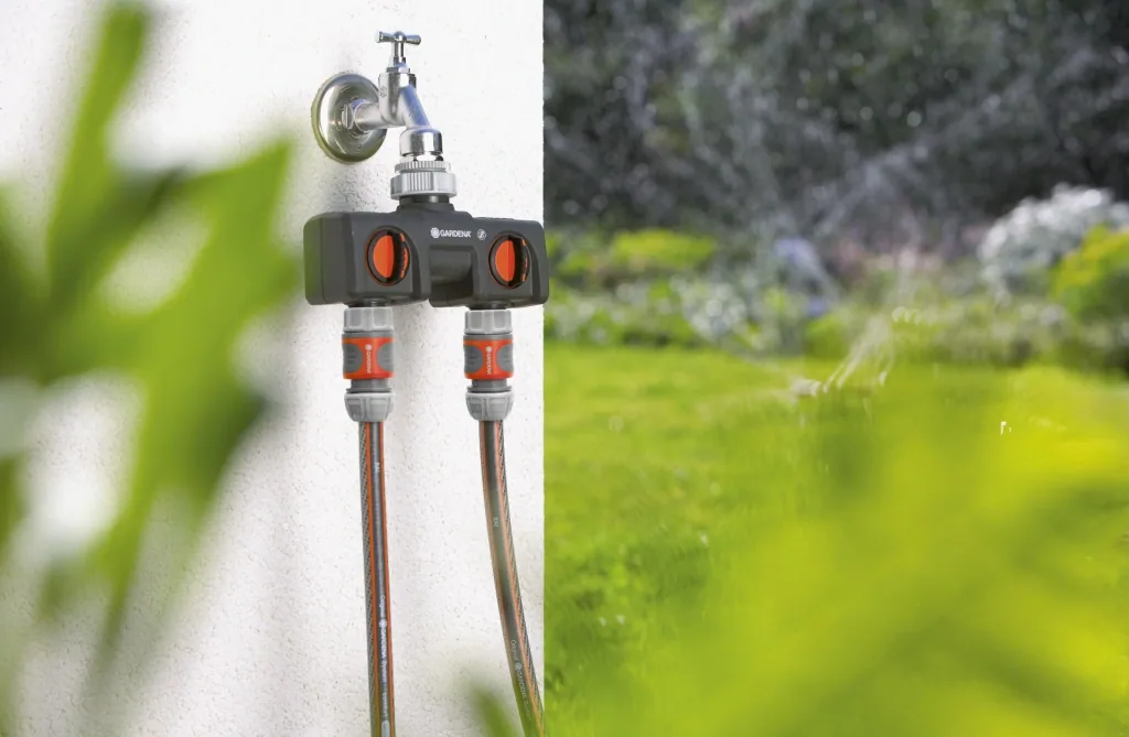 2-way water distributor with 26.5 mm (G 3/4") and 33.3 mm (G 1") thread