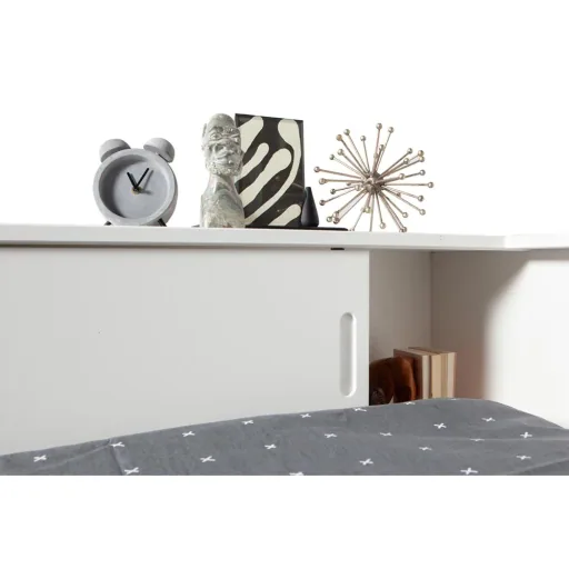 Wood cot with shelf white