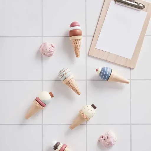 Kids concept ice cream holder wood with ice waffles