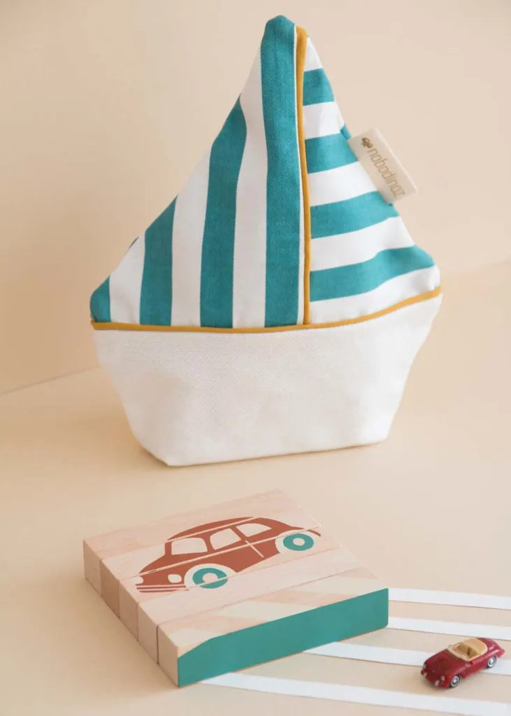 Nobodinoz wooden blocks / puzzle vehicles