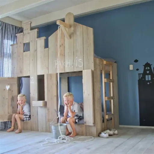 Dutchwood bunk bed houses Amsterdam, Exclusion door: star