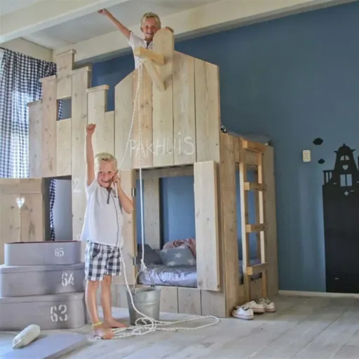 Dutchwood bunk bed houses Amsterdam, Exclusion door: star