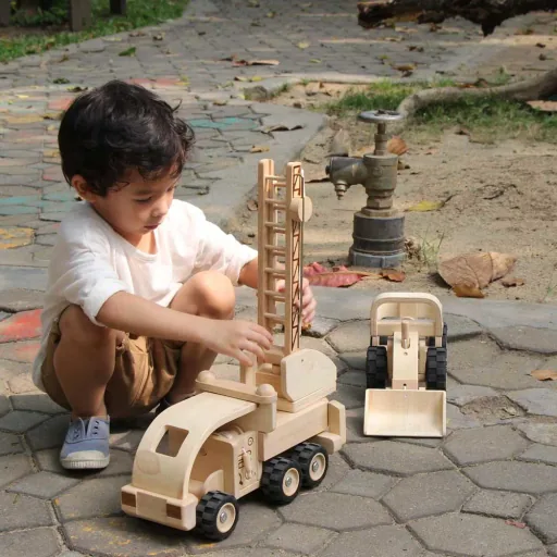 Plan Toys Feuerwehrauto Wood Nature