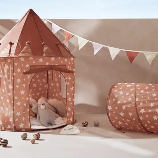 Kids concept canopy tent around stars brown