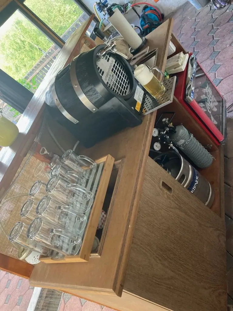 Beer dispenser, Beer machine, Beer tap, Beer cooler, Party keg - dry cooler with decorative rings, 1 tap, 60 l/hour