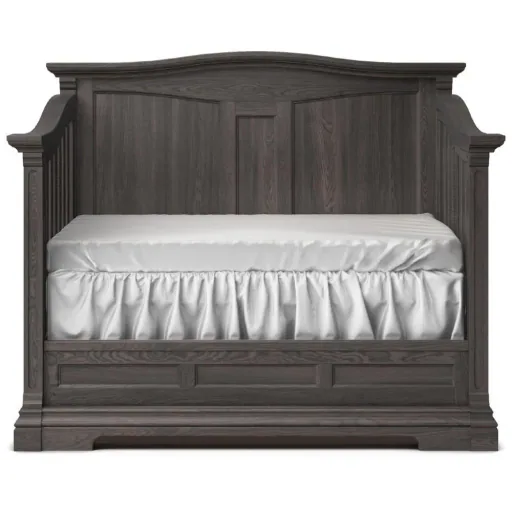 Romina Imperio baby bed closed