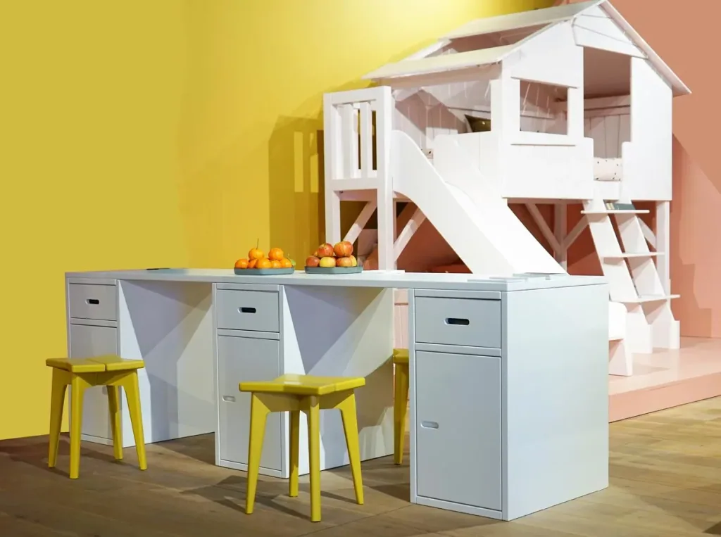 Mathy by Bol's bunk bed tree hut with slide