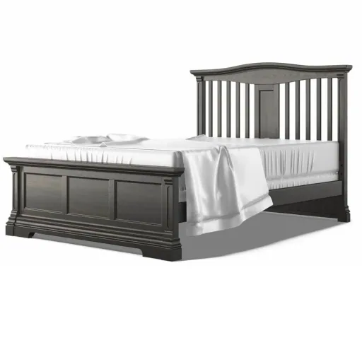 Romina Imperio bed head end open