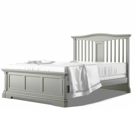 Romina Imperio bed head end open