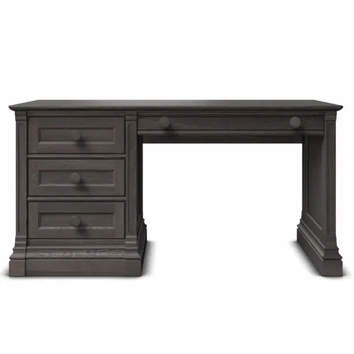 Romina Imperio desk