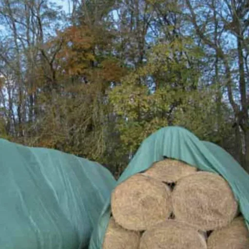 Crop Cover Straw Fleece - 140g/m², 9.8m x 12.5m (122.5m²) Harvest Protection