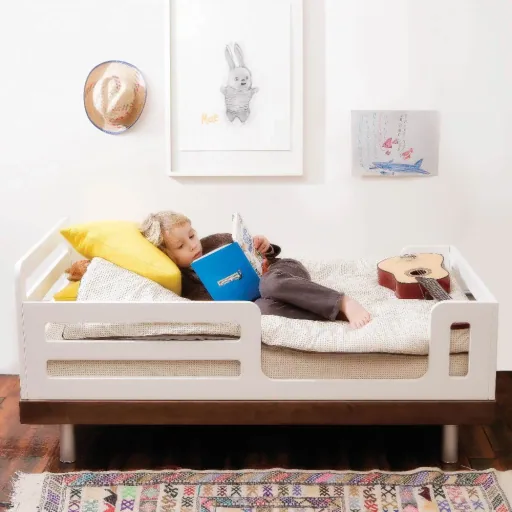 Oeuf junior bed classic walnut 70 x 140