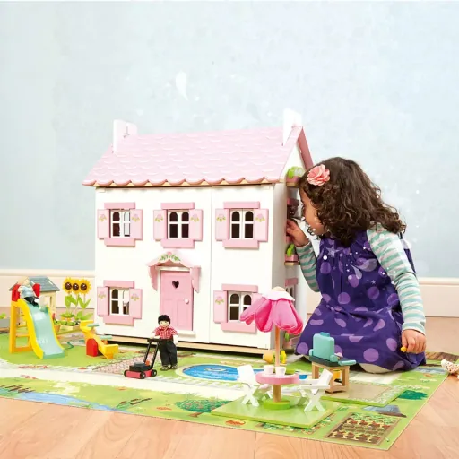 Le Toy van Dolls House Sophie