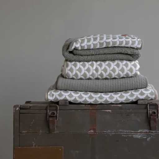 Little dutch hooded towel uni olive "pure olive"