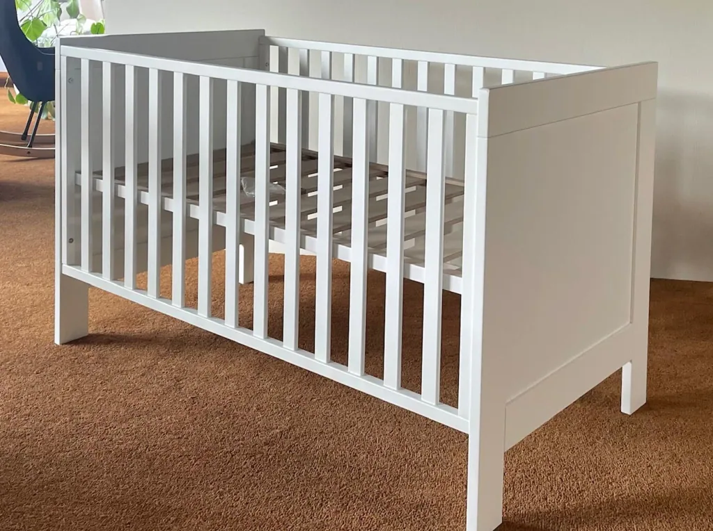 Quax baby bed - Mila white (closed) 140 x 70 cm
