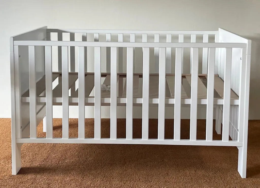 Quax baby bed - Mila white (closed) 140 x 70 cm