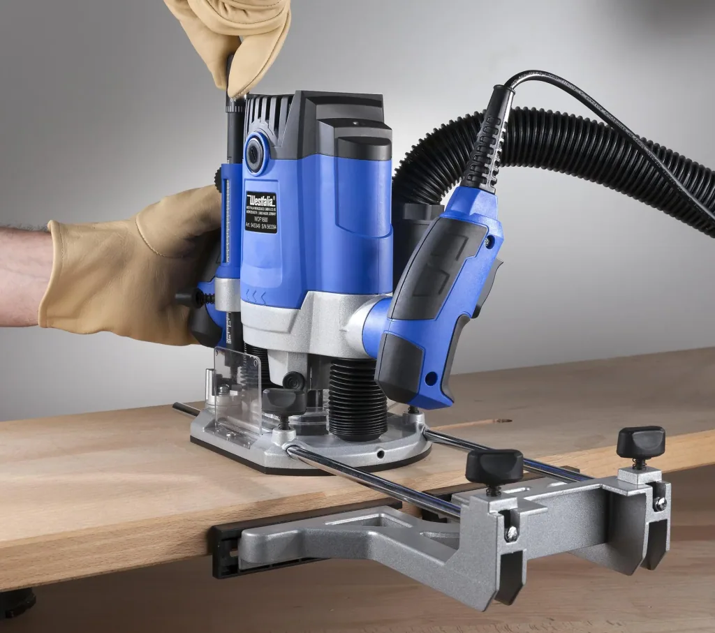 Router WOF 1600 with electronic speed control