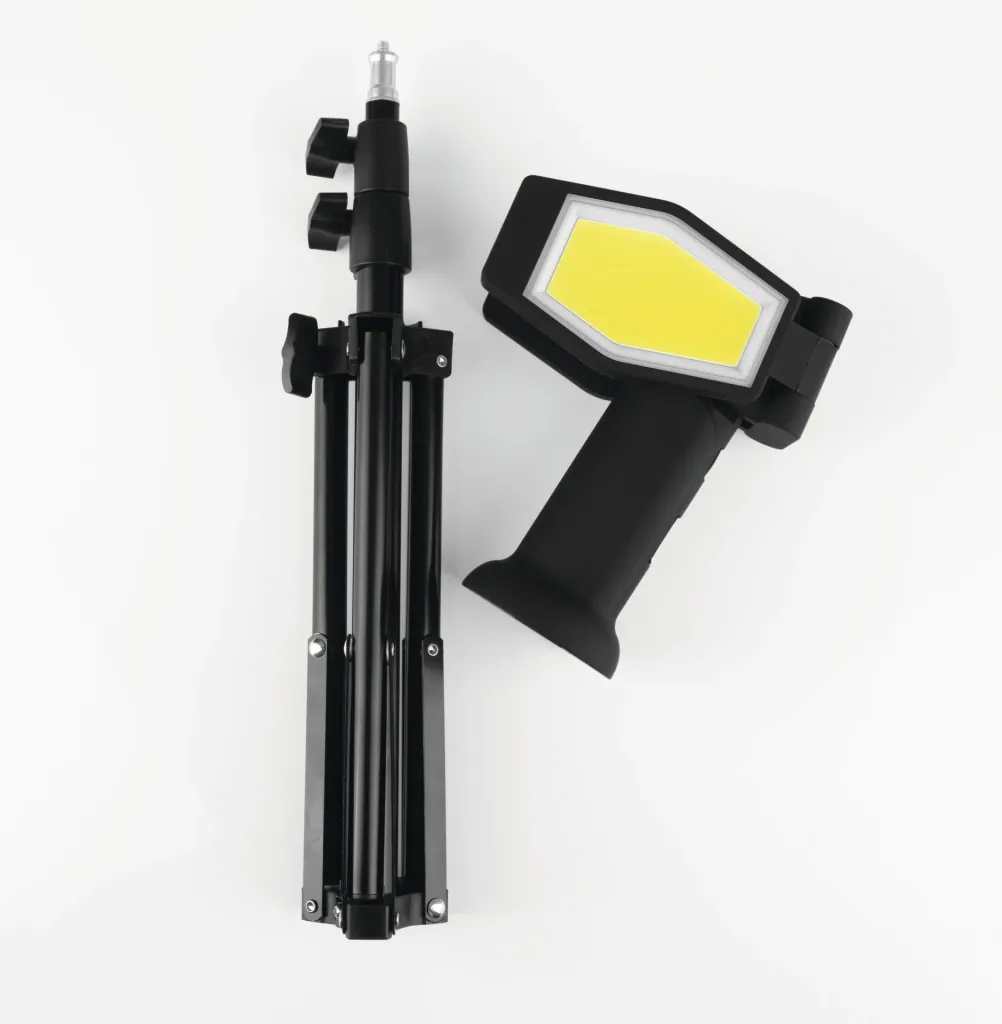 LED spotlight universal with tripod