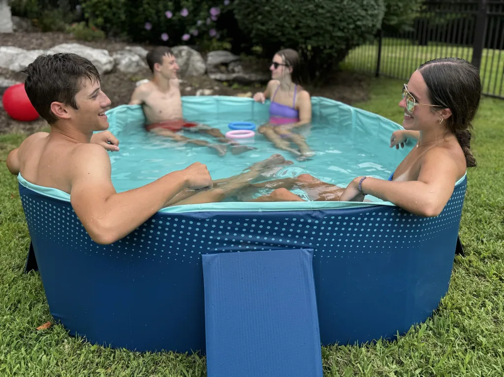 Small foldable pool