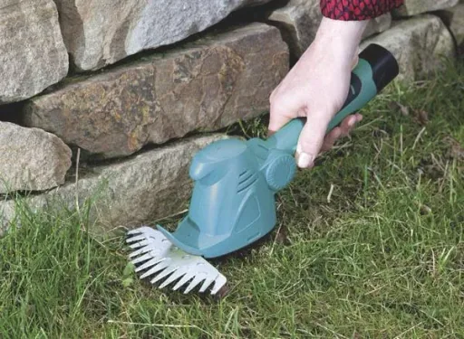 4-in-1 cordless grass and shrub shears set, 10.8 volts with handle