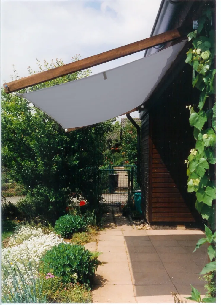 Rope-tensioned sun sail silver-grey 420 x 140cm