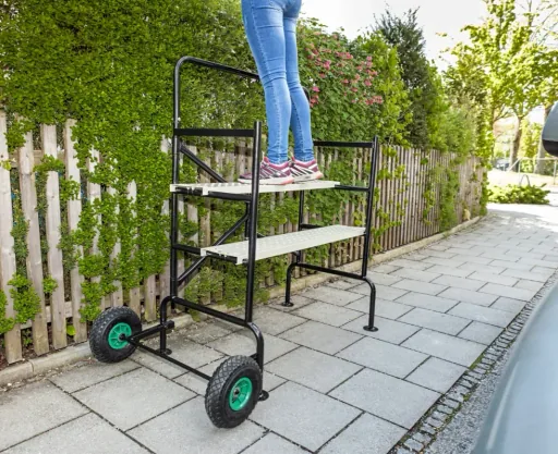 Mobile scaffolding