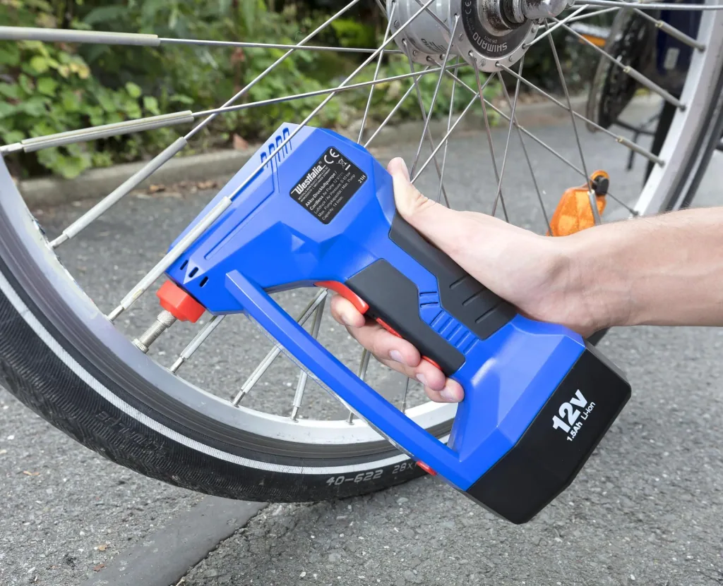 12 Volt battery-powered air pump - with work and warning light - "Hybrid"