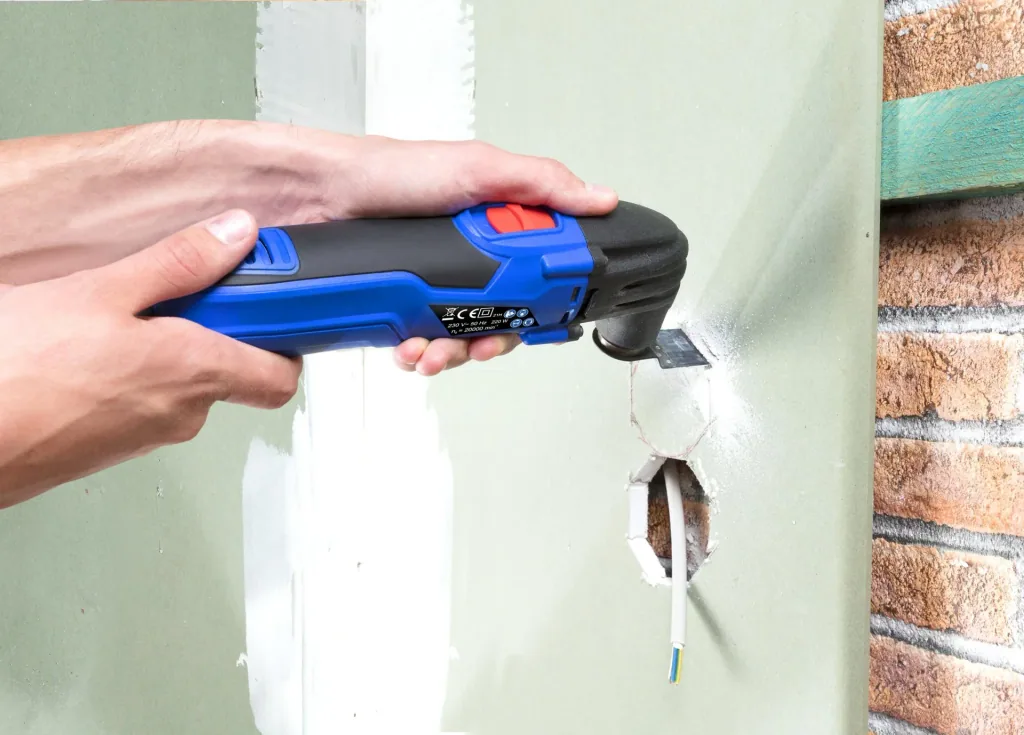 7-piece multi-function tool