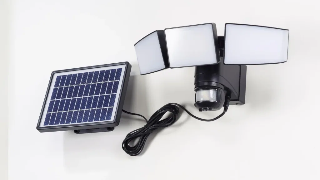 Solar LED floodlight, 15 watts with motion detector