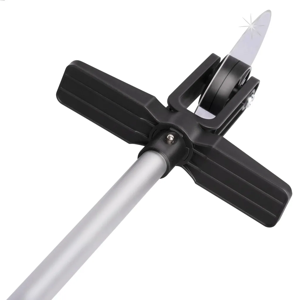 Lawn edge roller including rod