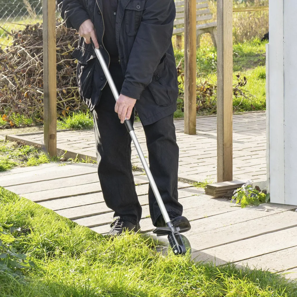 Lawn edge roller including rod