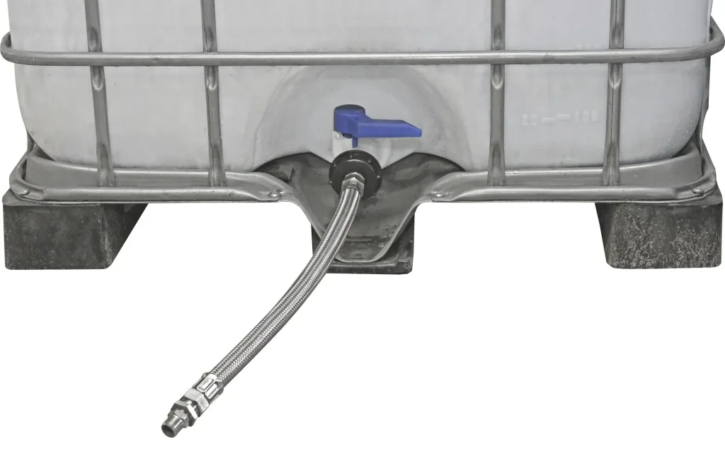 Connection set for IBC containers - with flexible reinforced hose