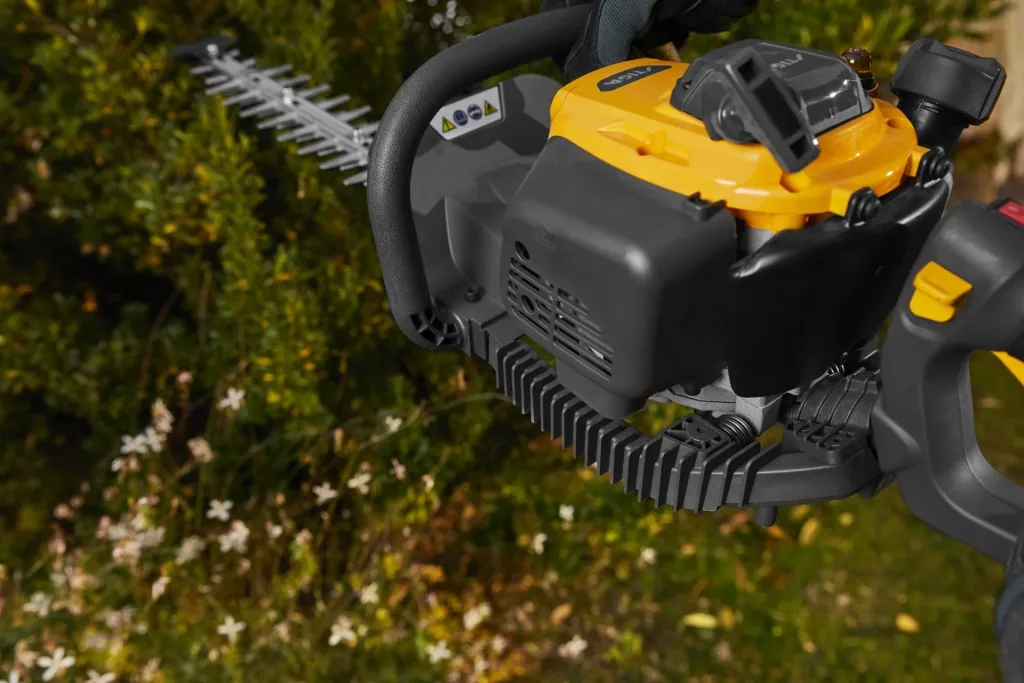 Petrol hedge trimmer HT 525
