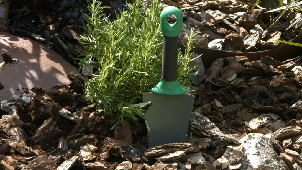 Multipurpose shovel