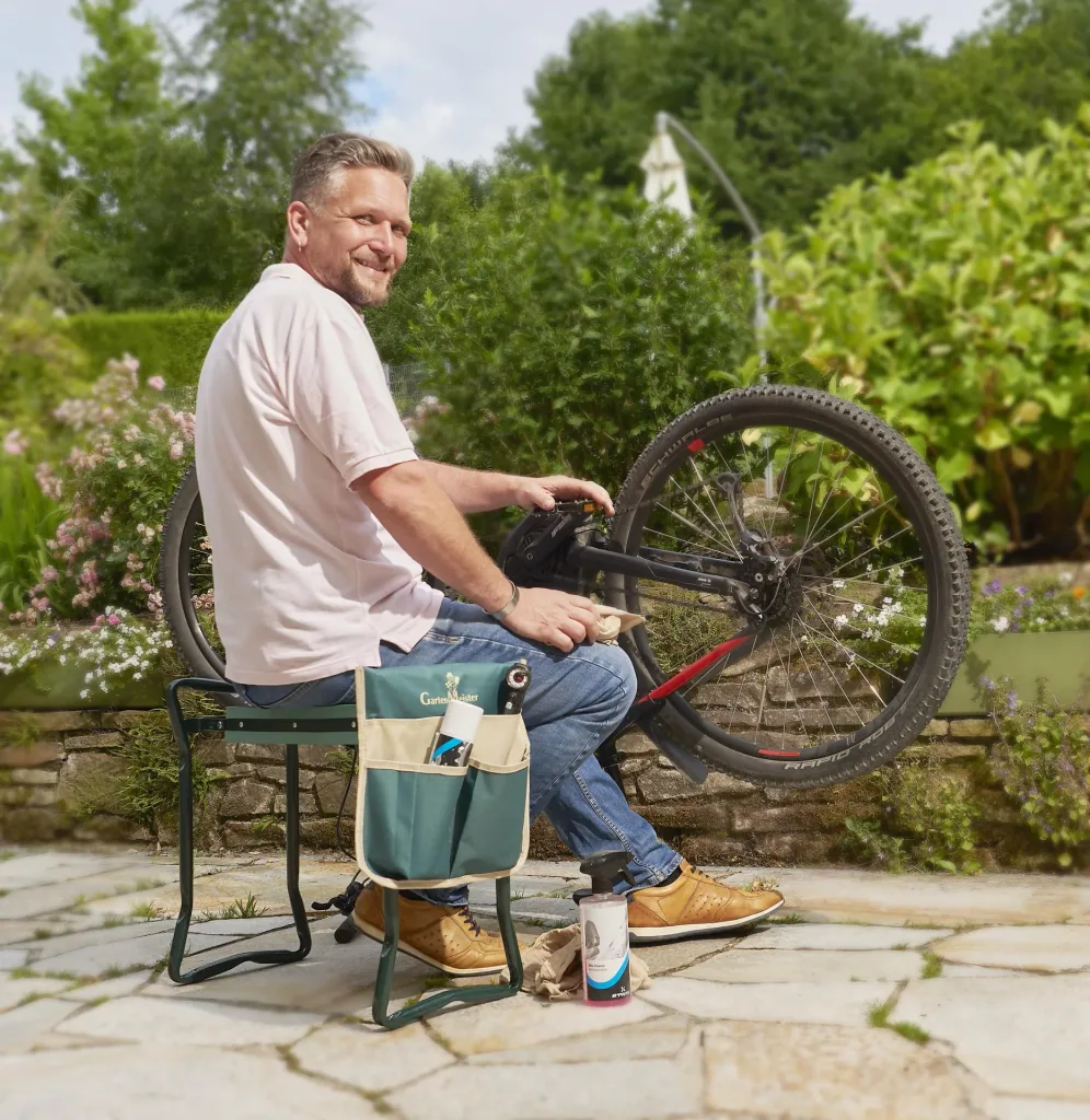 2-in-1 XXL seat and knee bench, load capacity up to 150 kg, including tool bag