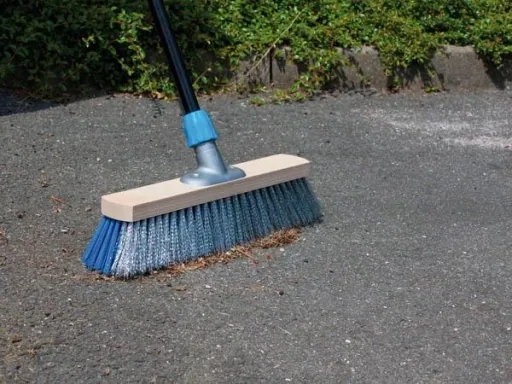 Scraper broom with telescopic handle 1.30 m