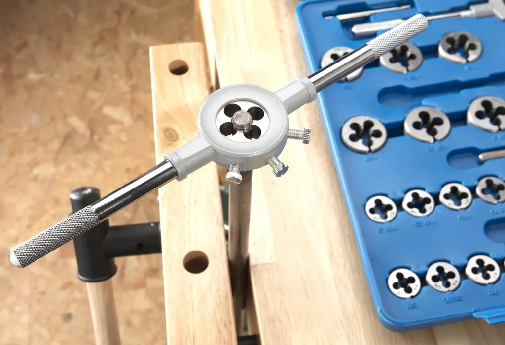 Thread cutting set M2 - M18, 110 pieces