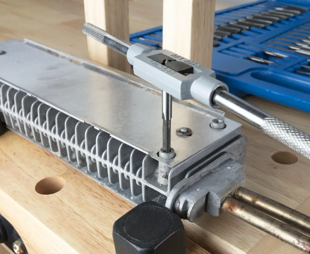 Thread cutting set M2 - M18, 110 pieces