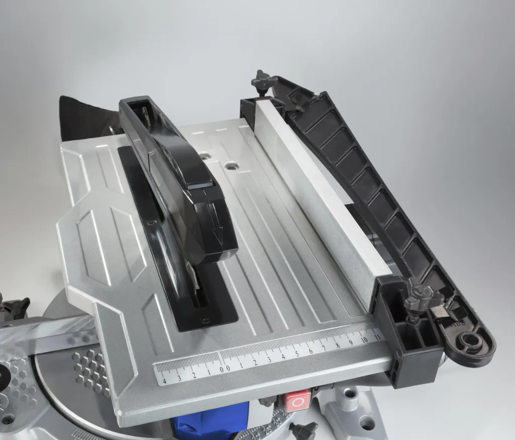 Table miter saw TKG 210/30, 1200 watts