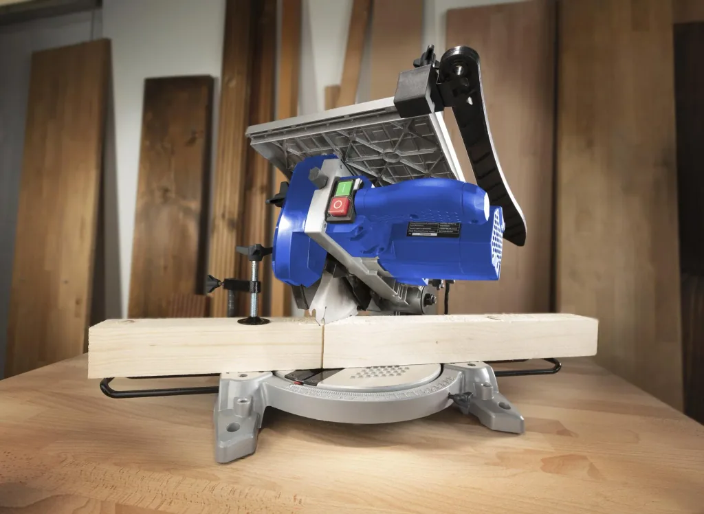 Table miter saw TKG 210/30, 1200 watts